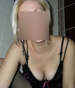 Coquine blonde de Brest pour rencontre éphémère