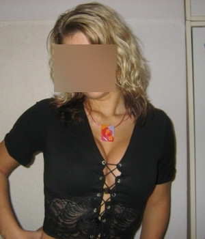 Blonde pour plan cul a Poitiers