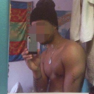 Beau black musclé pour rencontre sexe à Marseille