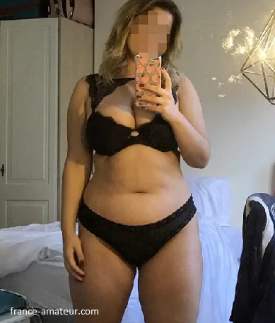 Femme ronde négocie un plan cul gratuit dans le 83
