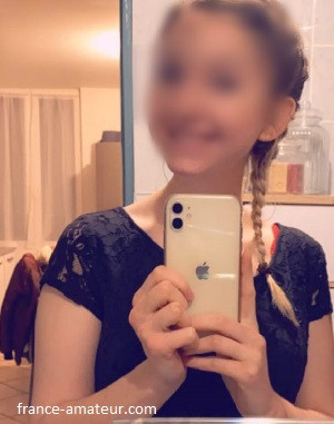 Petite coquine cherche homme mûr sur Angers