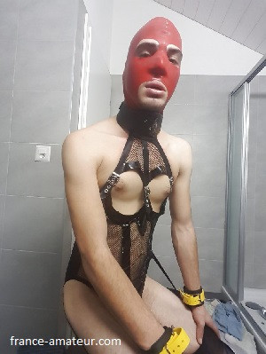 Un fétichiste gay de Marseille pour bondage SM