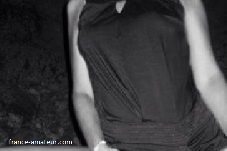 Une suceuse de bites dans vos voitures à Cannes
