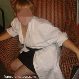 Jeune blonde cherche son sexfriend à Lille