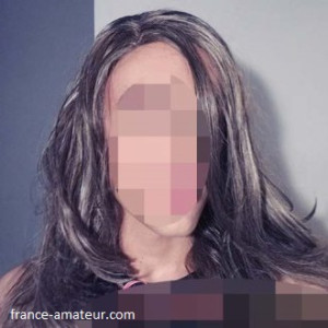 Plan avec un travesti de Bordeaux ayant faim de sexe