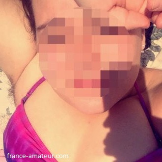 Coquine briochine désire une rencontre épicurienne