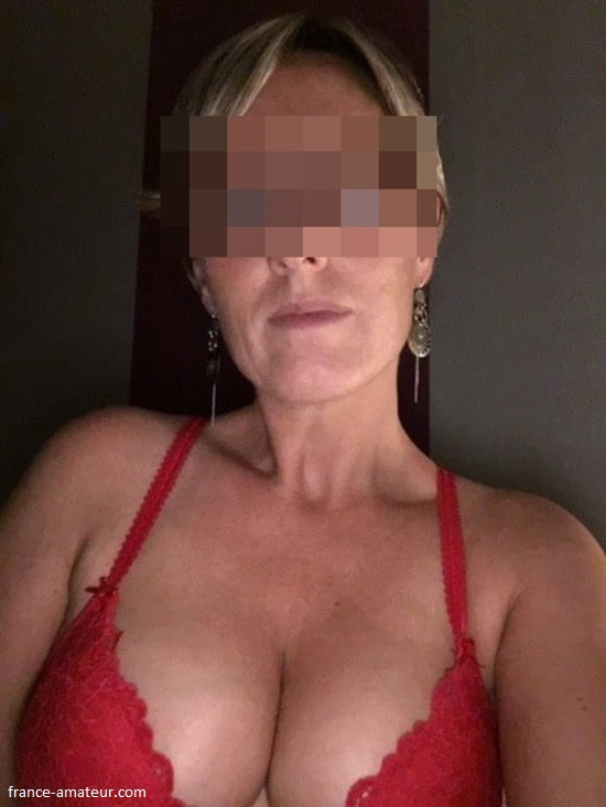 Émilie libertine de plans cul à Toulouse même