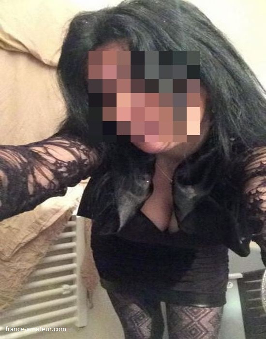 Ambrine femme mature t’attend sur Sarcelles