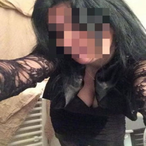 Ambrine femme mature t’attend sur Sarcelles