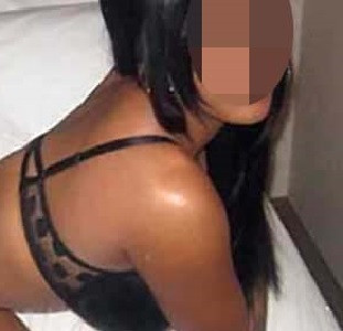 Délicieuse libertine sur Saint-André (Réunion) cherche un mec